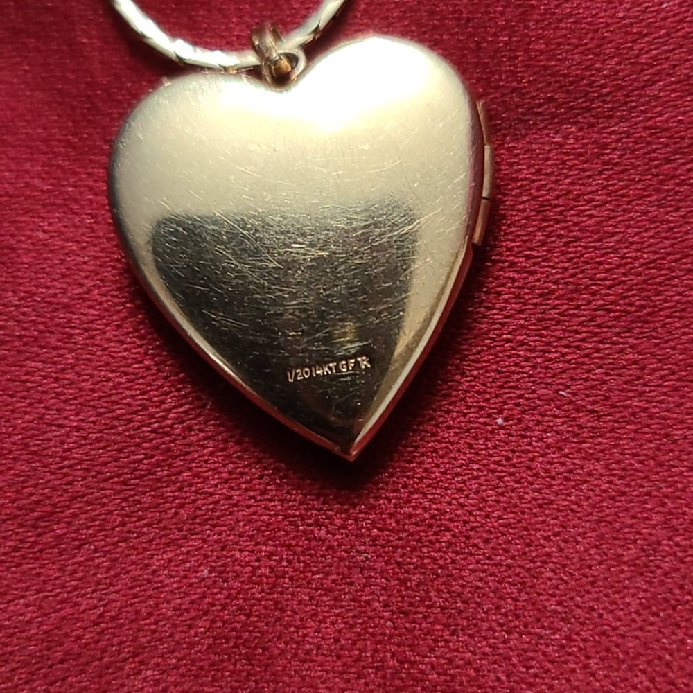 Mom locket - Picture 4 of 5